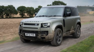 Land Rover Defender - front tracking